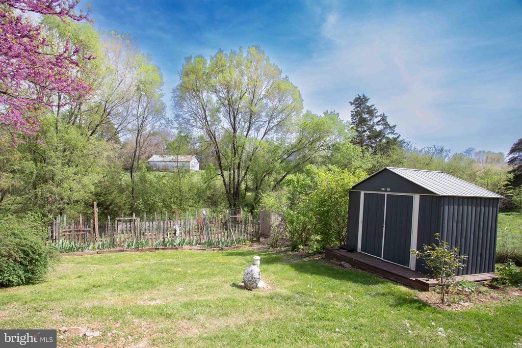 147 S COURT ST, LURAY, Virginia 22835, 4 Bedrooms Bedrooms, ,4 BathroomsBathrooms,Residential,147 S COURT ST,VAPA2006234 MLS # VAPA2006234