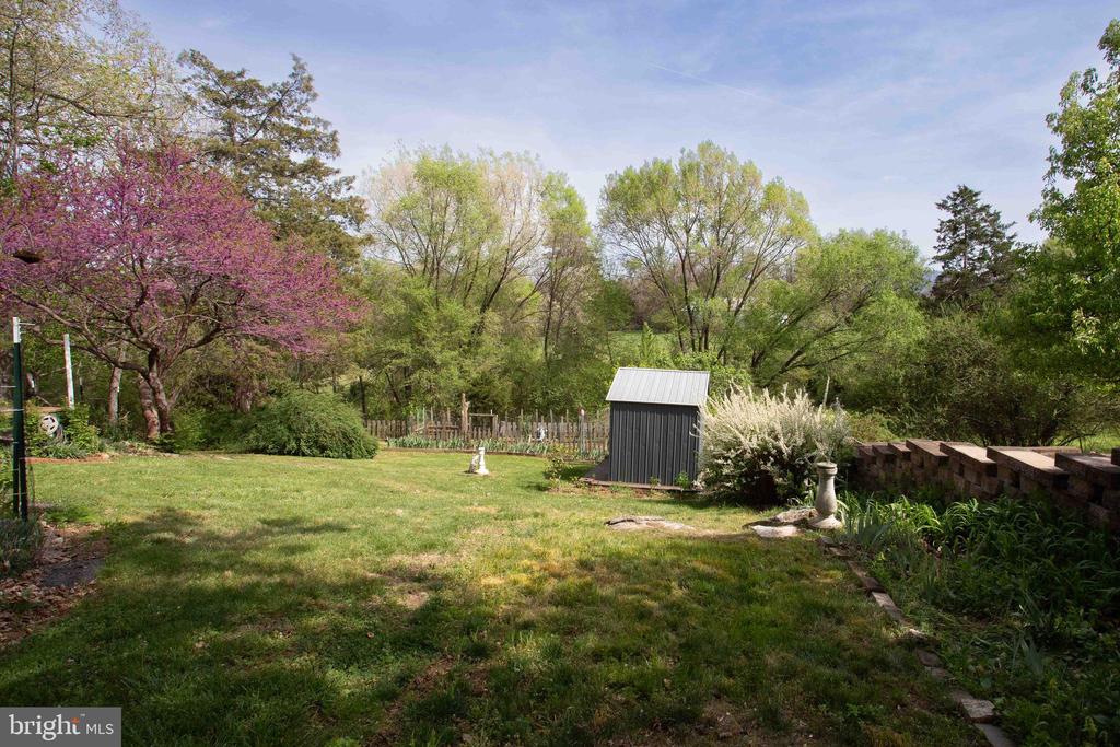 147 S COURT ST, LURAY, Virginia 22835, 4 Bedrooms Bedrooms, ,4 BathroomsBathrooms,Residential,147 S COURT ST,VAPA2006234 MLS # VAPA2006234