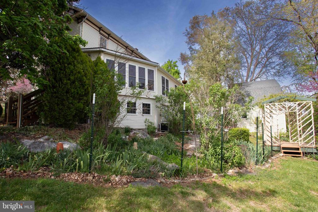 147 S COURT ST, LURAY, Virginia 22835, 4 Bedrooms Bedrooms, ,4 BathroomsBathrooms,Residential,147 S COURT ST,VAPA2006234 MLS # VAPA2006234