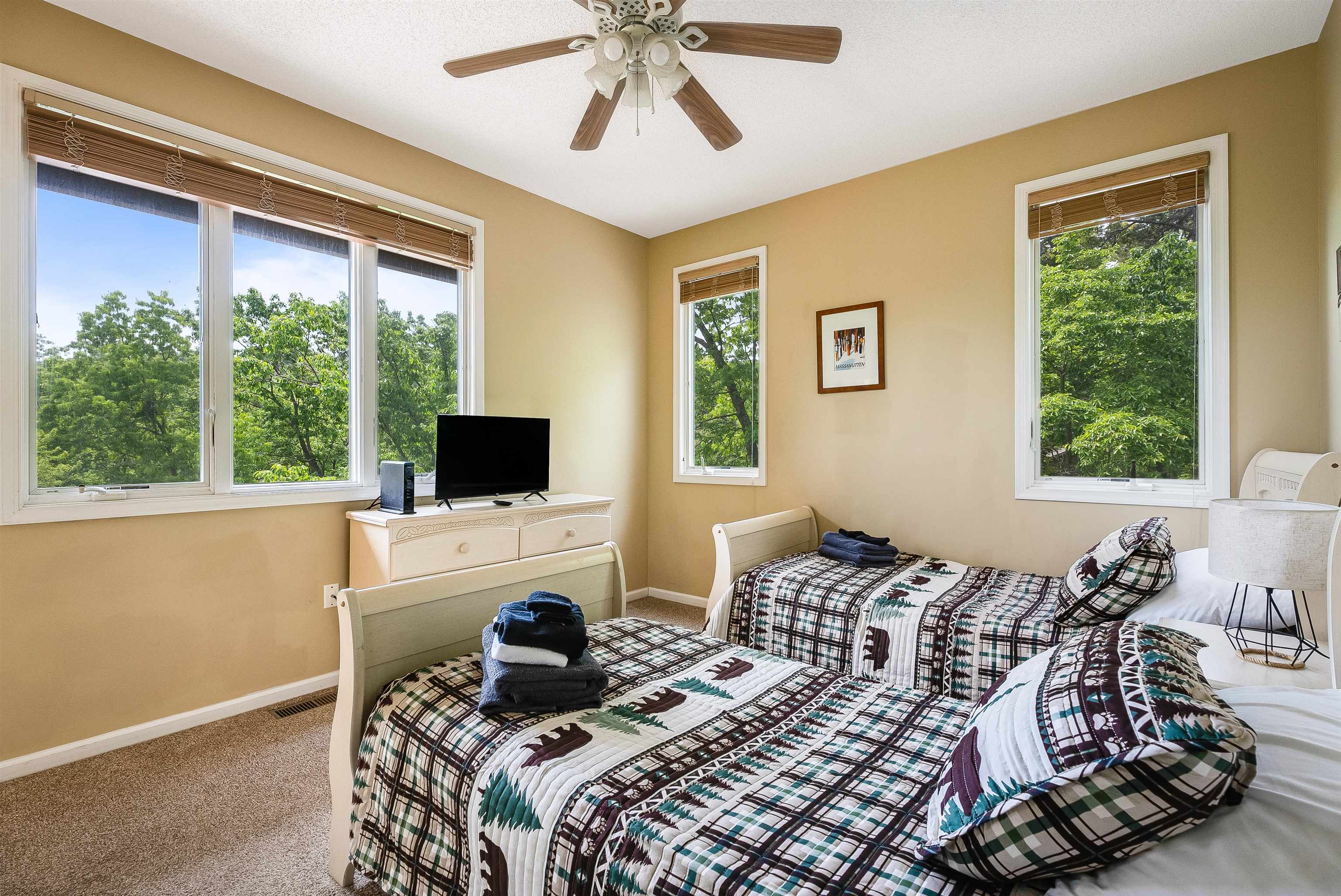 312 RAINIER RD, MCGAHEYSVILLE, Virginia 22840, 5 Bedrooms Bedrooms, ,4 BathroomsBathrooms,Residential,312 RAINIER RD,675586 MLS # 675586