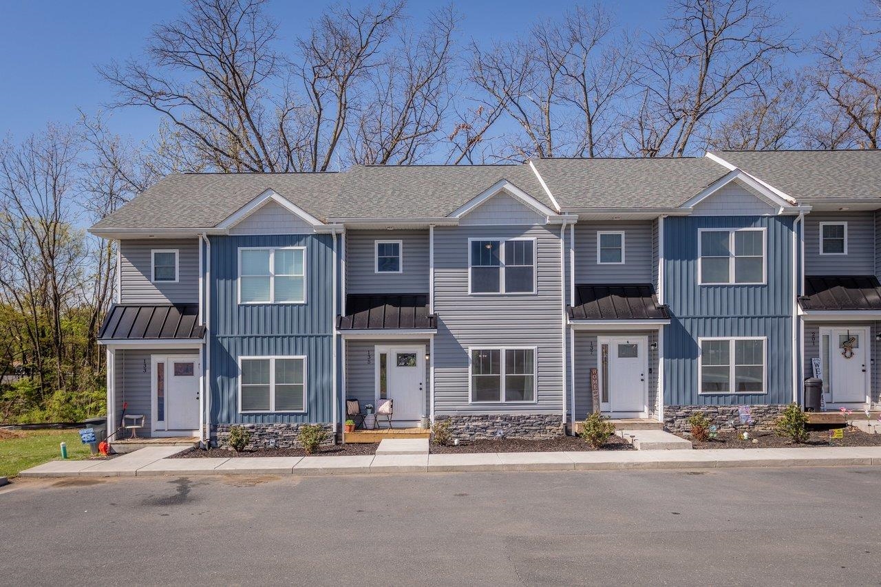 135 SWALLOW DR, ELKTON, Virginia 22827, 3 Bedrooms Bedrooms, ,2 BathroomsBathrooms,Residential,135 SWALLOW DR,675707 MLS # 675707