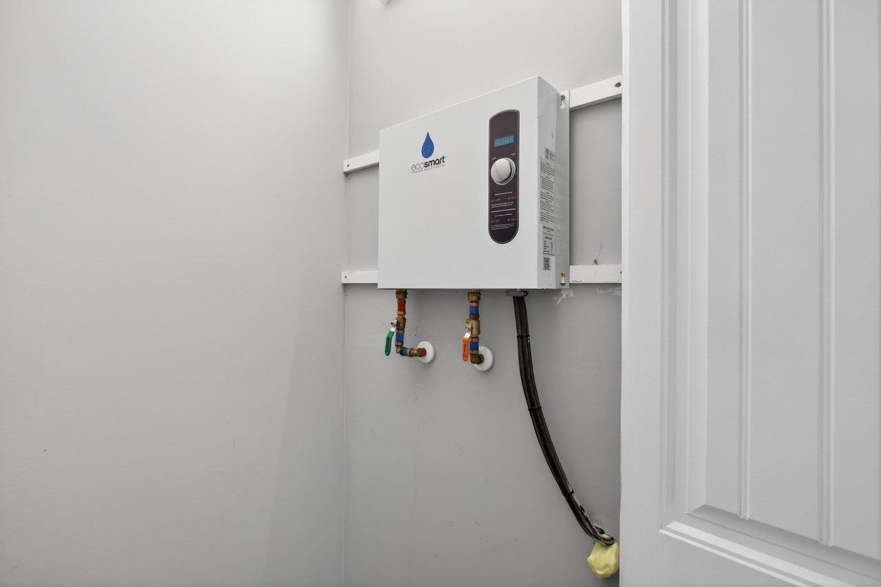 135 SWALLOW DR, ELKTON, Virginia 22827, 3 Bedrooms Bedrooms, ,2 BathroomsBathrooms,Residential,135 SWALLOW DR,675707 MLS # 675707