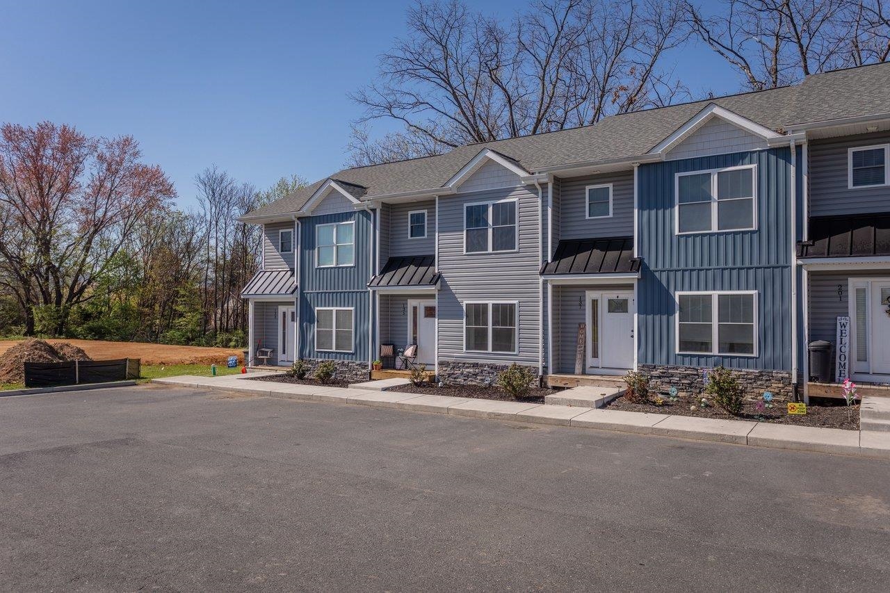 135 SWALLOW DR, ELKTON, Virginia 22827, 3 Bedrooms Bedrooms, ,2 BathroomsBathrooms,Residential,135 SWALLOW DR,675707 MLS # 675707