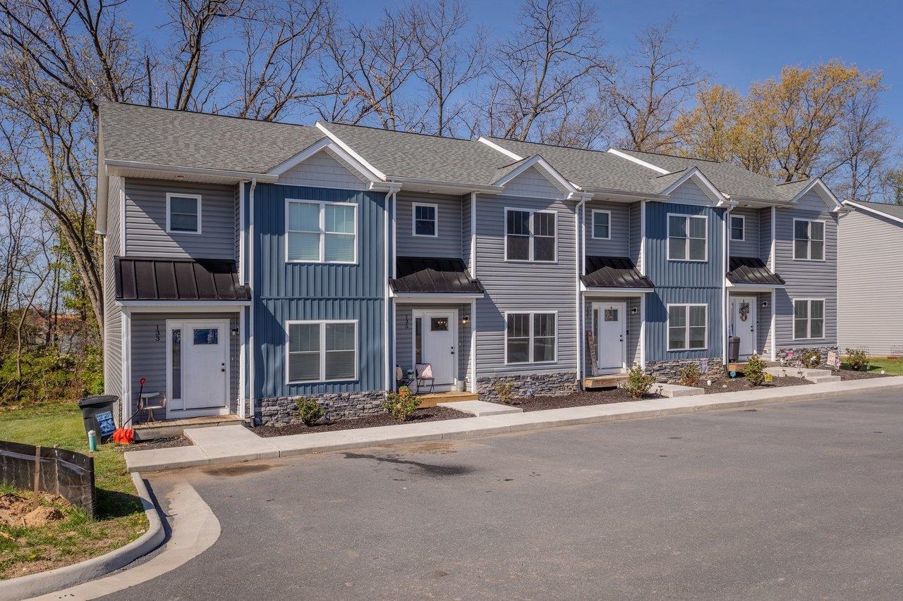 135 SWALLOW DR, ELKTON, Virginia 22827, 3 Bedrooms Bedrooms, ,2 BathroomsBathrooms,Residential,135 SWALLOW DR,675707 MLS # 675707