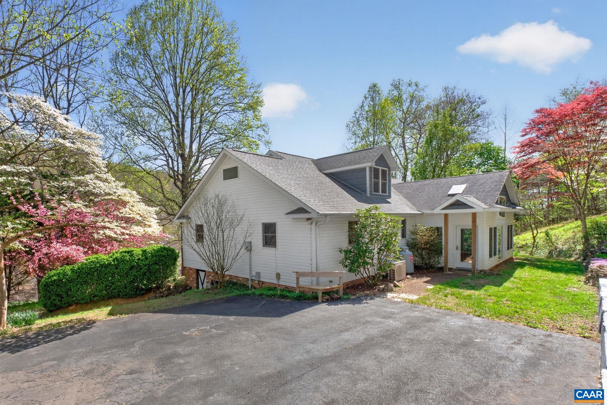 689 MUTTON HOLLOW RD, STANARDSVILLE, Virginia 22973, 3 Bedrooms Bedrooms, ,3 BathroomsBathrooms,Residential,689 MUTTON HOLLOW RD,675725 MLS # 675725