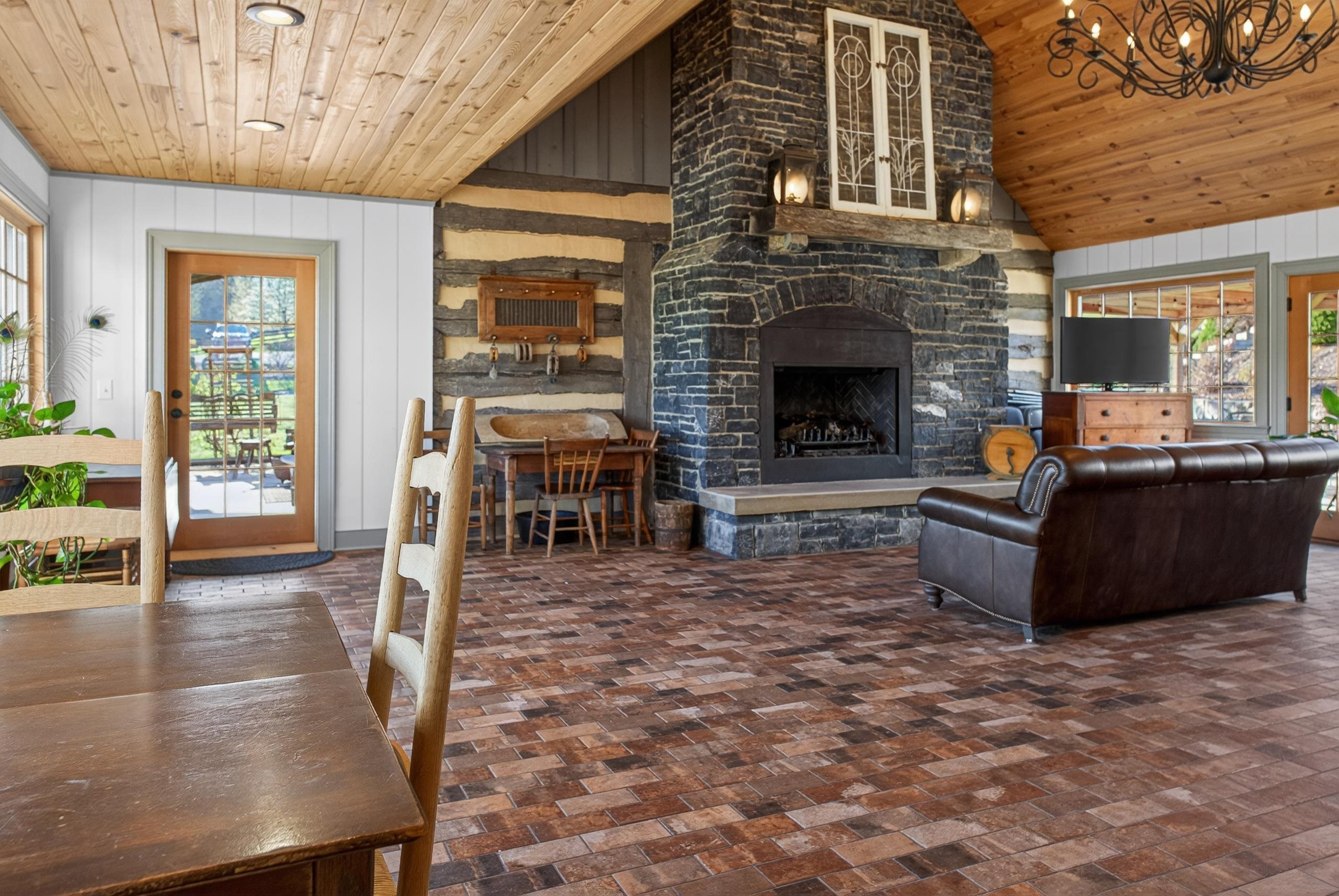 331 GLEBE SCHOOL RD, SWOOPE, Virginia 24479, ,Commercial,331 GLEBE SCHOOL RD,675737 MLS # 675737