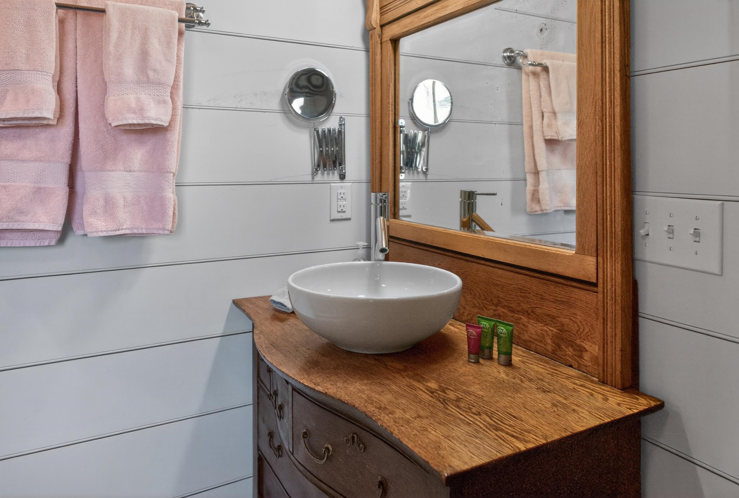 331 GLEBE SCHOOL RD, SWOOPE, Virginia 24479, ,Commercial,331 GLEBE SCHOOL RD,675737 MLS # 675737