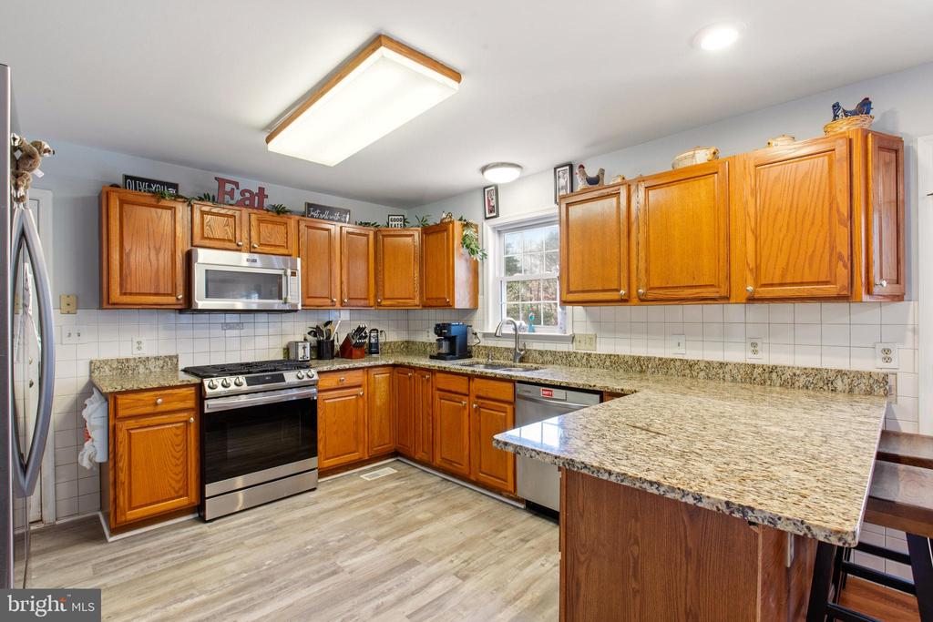 7920 S WOODS DR, FREDERICKSBURG, Virginia 22408, 4 Bedrooms Bedrooms, ,3 BathroomsBathrooms,Residential,7920 S WOODS DR,VASP2040868 MLS # VASP2040868