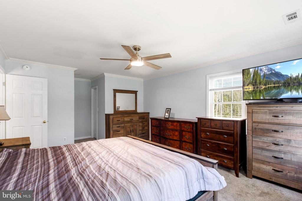 7920 S WOODS DR, FREDERICKSBURG, Virginia 22408, 4 Bedrooms Bedrooms, ,3 BathroomsBathrooms,Residential,7920 S WOODS DR,VASP2040868 MLS # VASP2040868