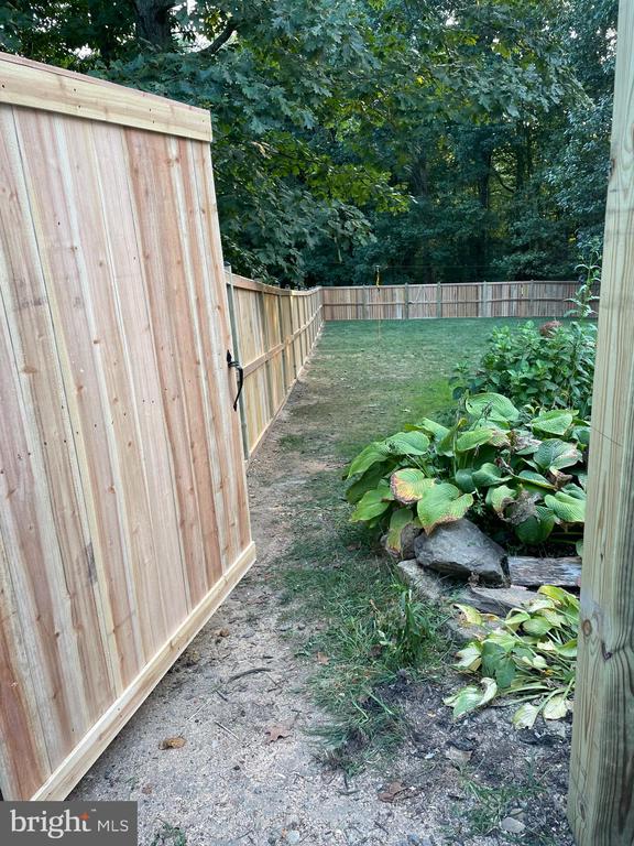 7920 S WOODS DR, FREDERICKSBURG, Virginia 22408, 4 Bedrooms Bedrooms, ,3 BathroomsBathrooms,Residential,7920 S WOODS DR,VASP2040868 MLS # VASP2040868