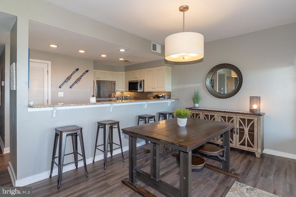 1616 OVERLOOK OLOOK, ROSELAND, Virginia 22967, 2 Bedrooms Bedrooms, ,2 BathroomsBathrooms,Residential,Overlook Condos,1616 OVERLOOK OLOOK,VANL2000652 MLS # VANL2000652