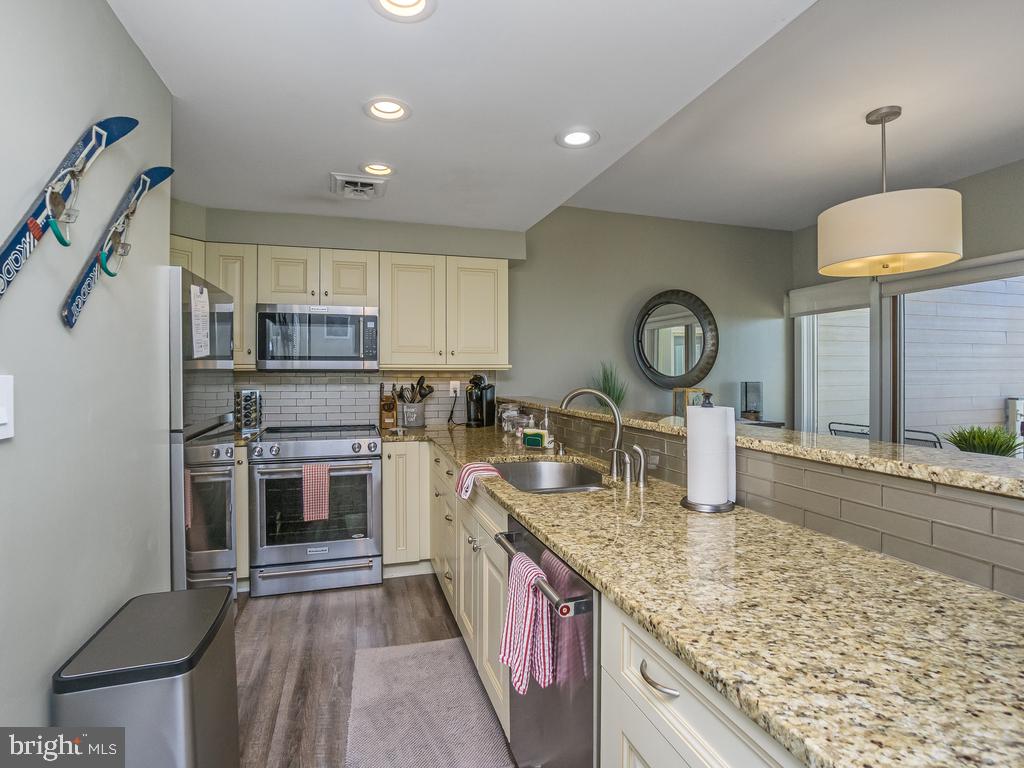 1616 OVERLOOK OLOOK, ROSELAND, Virginia 22967, 2 Bedrooms Bedrooms, ,2 BathroomsBathrooms,Residential,Overlook Condos,1616 OVERLOOK OLOOK,VANL2000652 MLS # VANL2000652