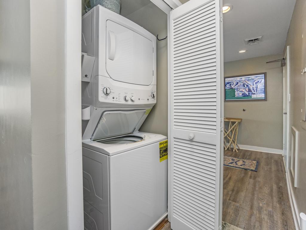 1616 OVERLOOK OLOOK, ROSELAND, Virginia 22967, 2 Bedrooms Bedrooms, ,2 BathroomsBathrooms,Residential,Overlook Condos,1616 OVERLOOK OLOOK,VANL2000652 MLS # VANL2000652