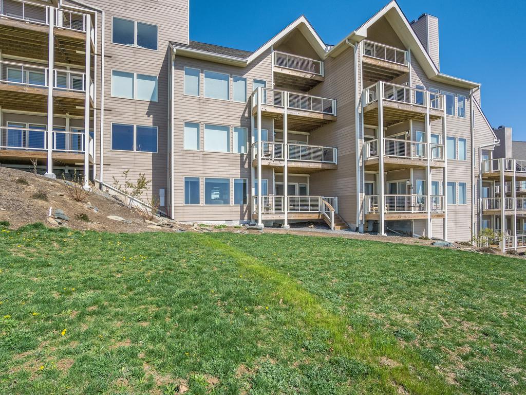 1616 OVERLOOK OLOOK, ROSELAND, Virginia 22967, 2 Bedrooms Bedrooms, ,2 BathroomsBathrooms,Residential,Overlook Condos,1616 OVERLOOK OLOOK,VANL2000652 MLS # VANL2000652