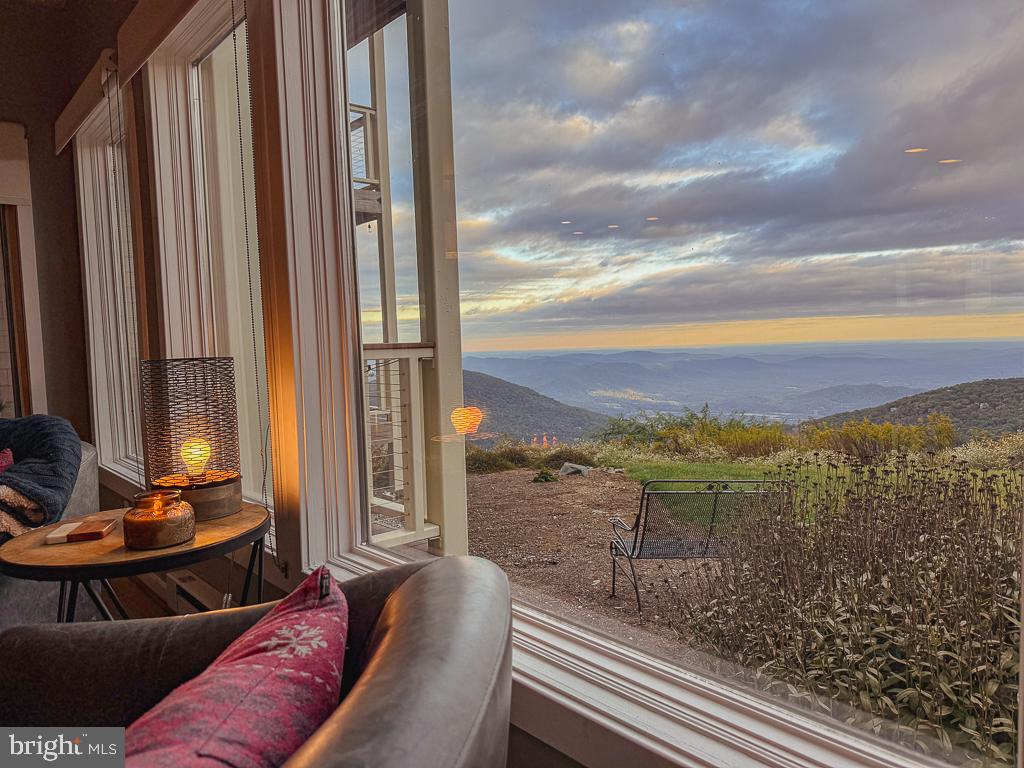 1616 OVERLOOK OLOOK, ROSELAND, Virginia 22967, 2 Bedrooms Bedrooms, ,2 BathroomsBathrooms,Residential,Overlook Condos,1616 OVERLOOK OLOOK,VANL2000652 MLS # VANL2000652