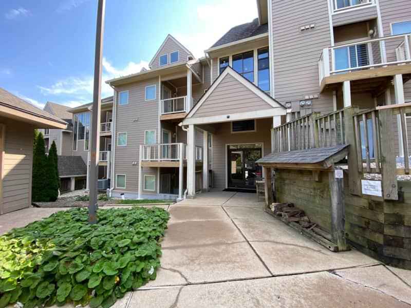 1616 OVERLOOK OLOOK, ROSELAND, Virginia 22967, 2 Bedrooms Bedrooms, ,2 BathroomsBathrooms,Residential,Overlook Condos,1616 OVERLOOK OLOOK,VANL2000652 MLS # VANL2000652