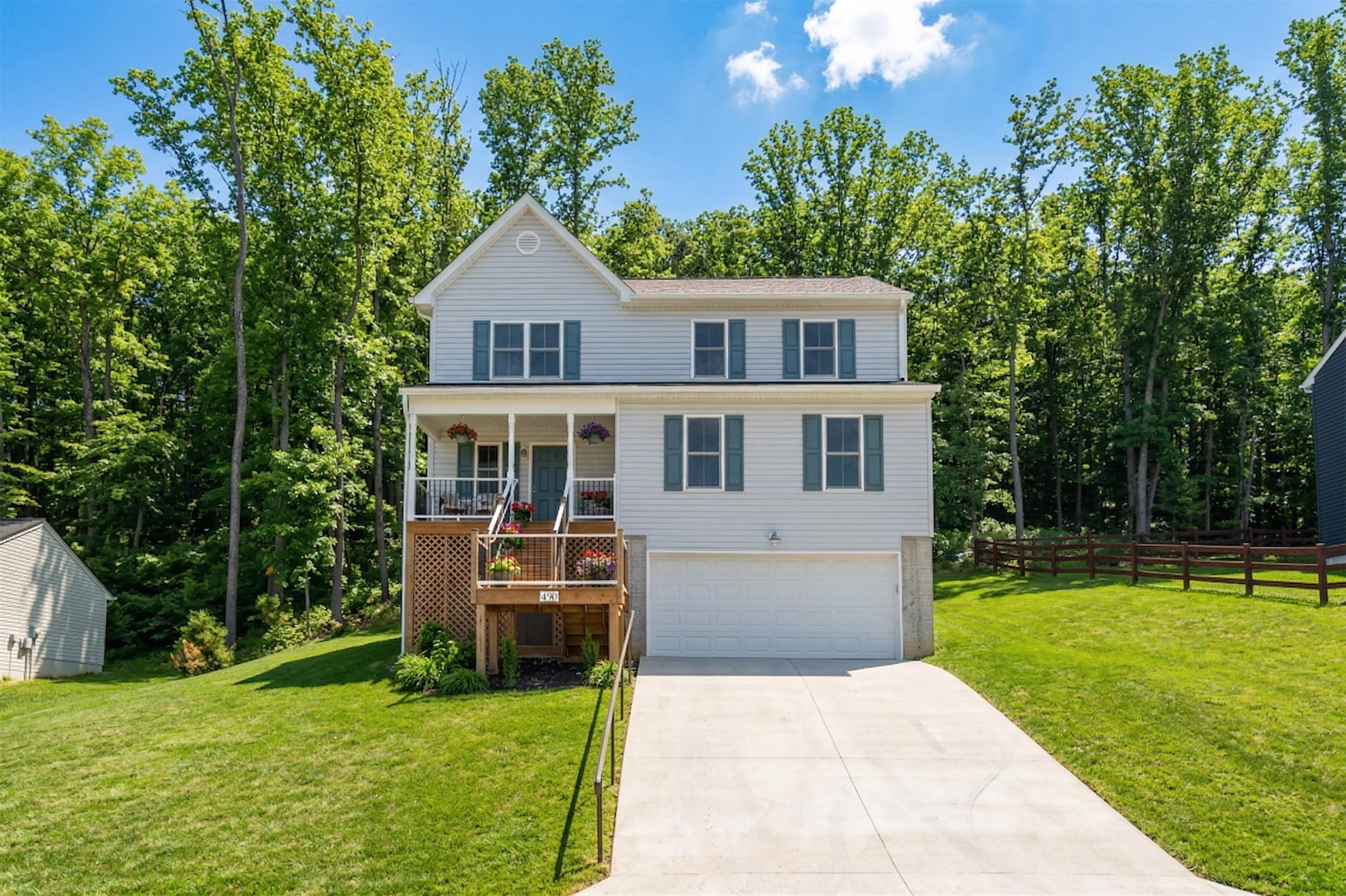 418 CAMPBELL ST, STAUNTON, Virginia 24401, 4 Bedrooms Bedrooms, ,3 BathroomsBathrooms,Residential,418 CAMPBELL ST,675730 MLS # 675730