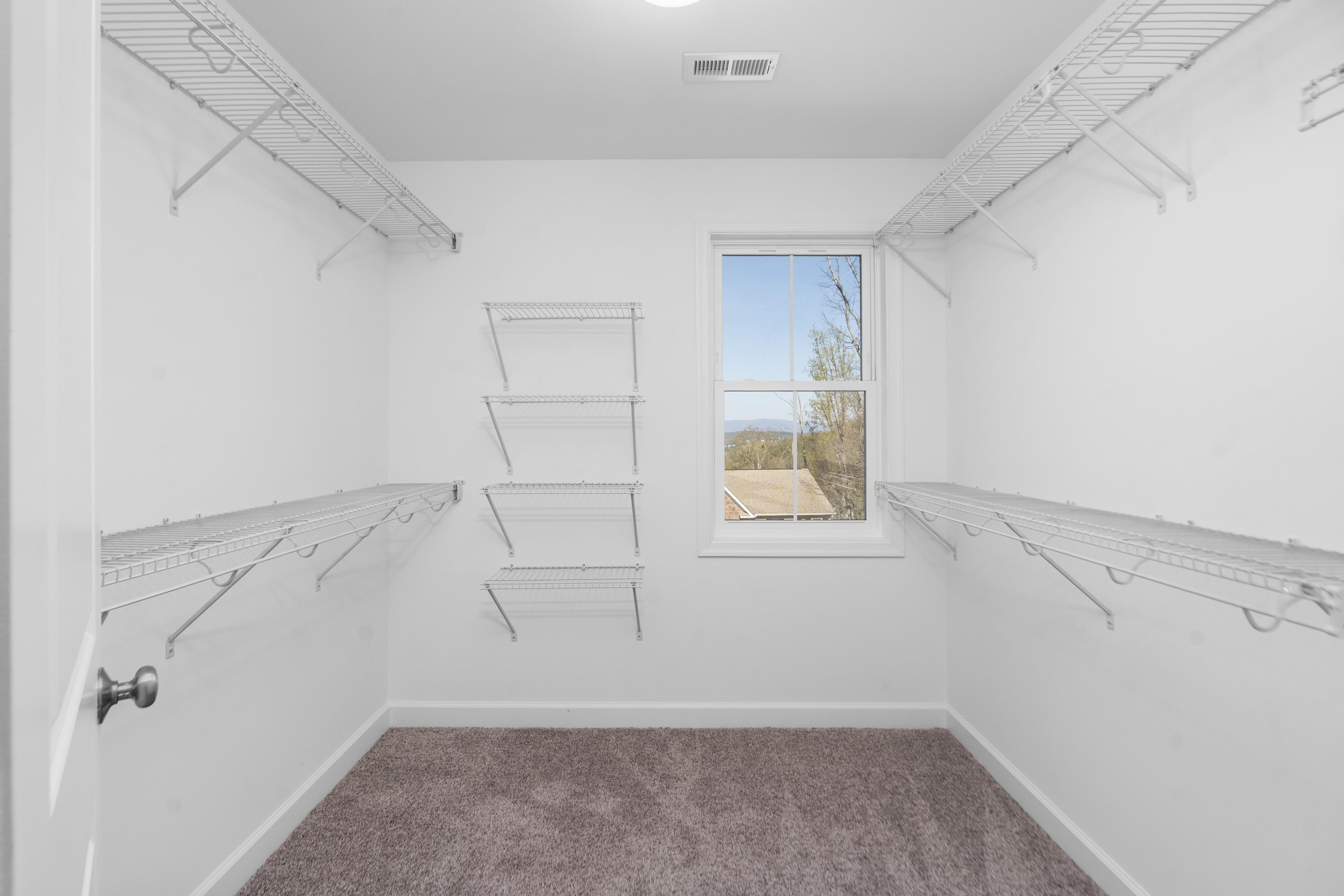 418 CAMPBELL ST, STAUNTON, Virginia 24401, 4 Bedrooms Bedrooms, ,3 BathroomsBathrooms,Residential,418 CAMPBELL ST,675730 MLS # 675730