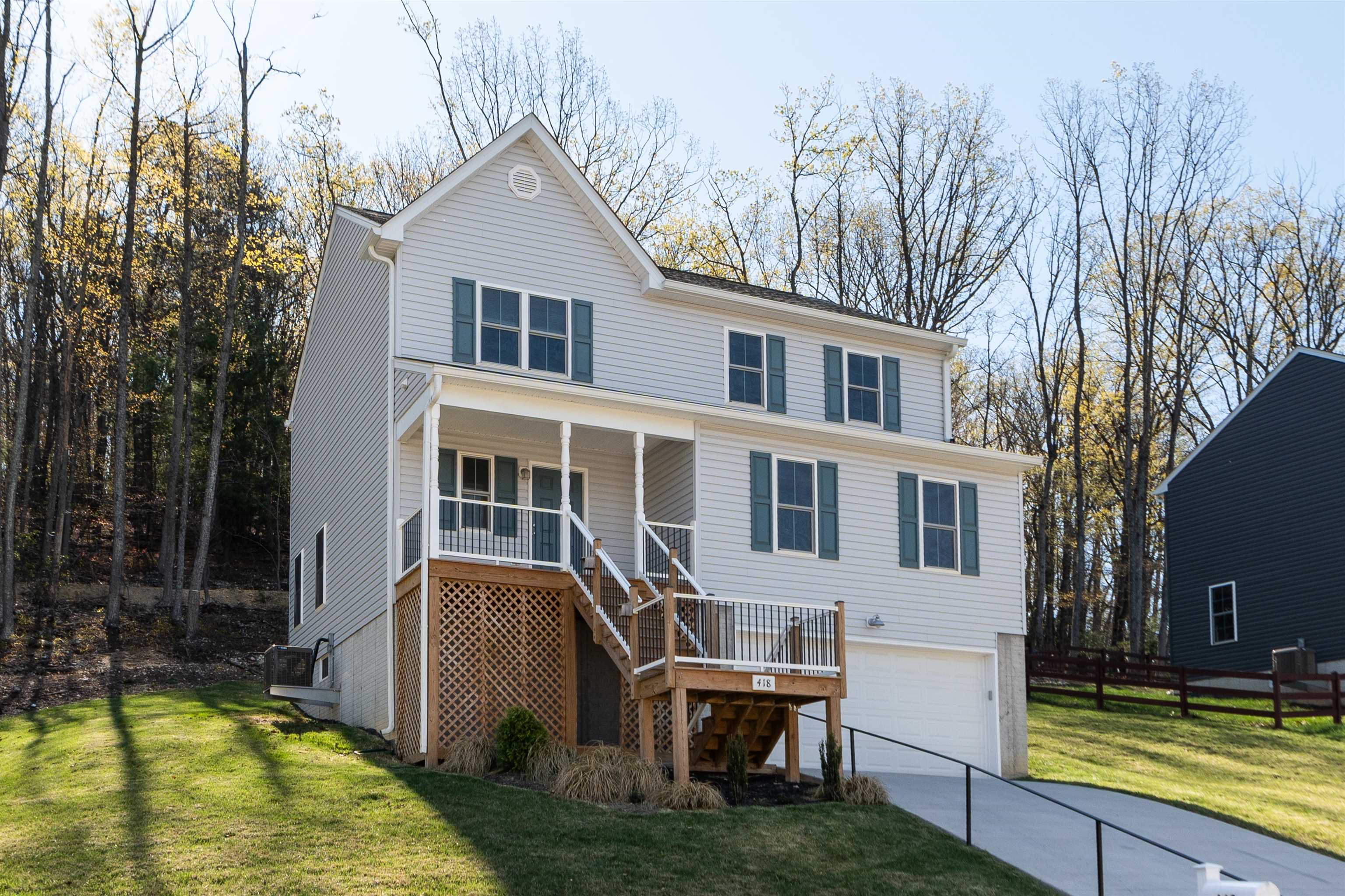 418 CAMPBELL ST, STAUNTON, Virginia 24401, 4 Bedrooms Bedrooms, ,3 BathroomsBathrooms,Residential,418 CAMPBELL ST,675730 MLS # 675730