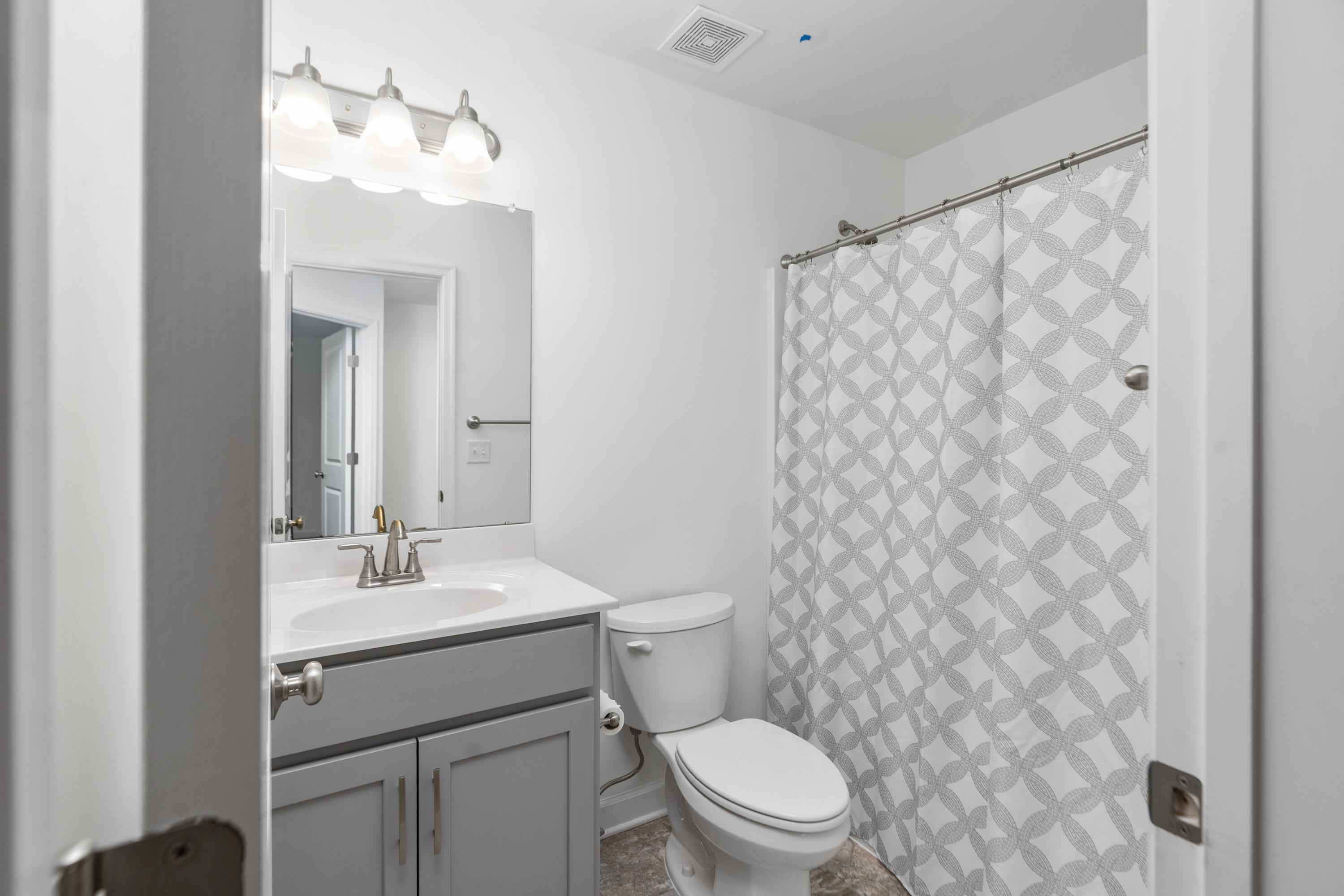 418 CAMPBELL ST, STAUNTON, Virginia 24401, 4 Bedrooms Bedrooms, ,3 BathroomsBathrooms,Residential,418 CAMPBELL ST,675730 MLS # 675730