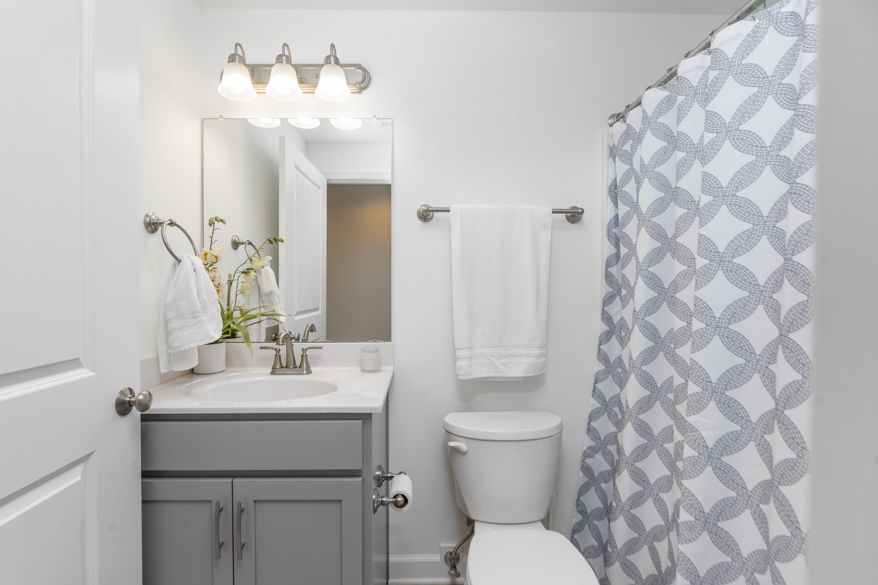 418 CAMPBELL ST, STAUNTON, Virginia 24401, 4 Bedrooms Bedrooms, ,3 BathroomsBathrooms,Residential,418 CAMPBELL ST,675730 MLS # 675730