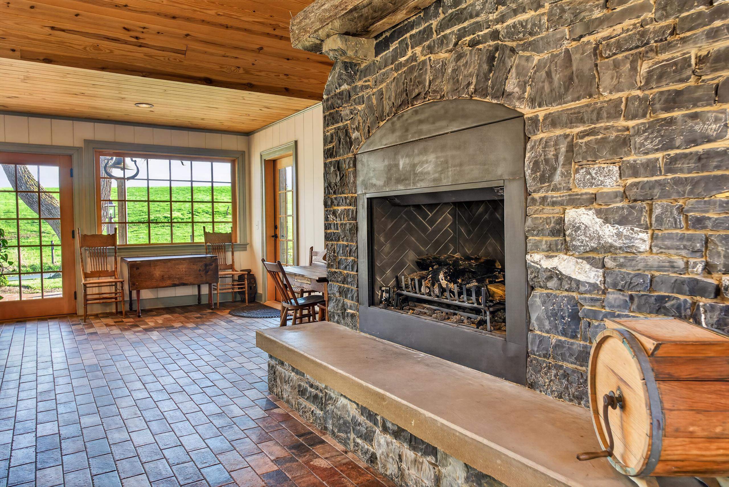 331 GLEBE SCHOOL RD, SWOOPE, Virginia 24479, 6 Bedrooms Bedrooms, ,6 BathroomsBathrooms,Residential,331 GLEBE SCHOOL RD,675740 MLS # 675740