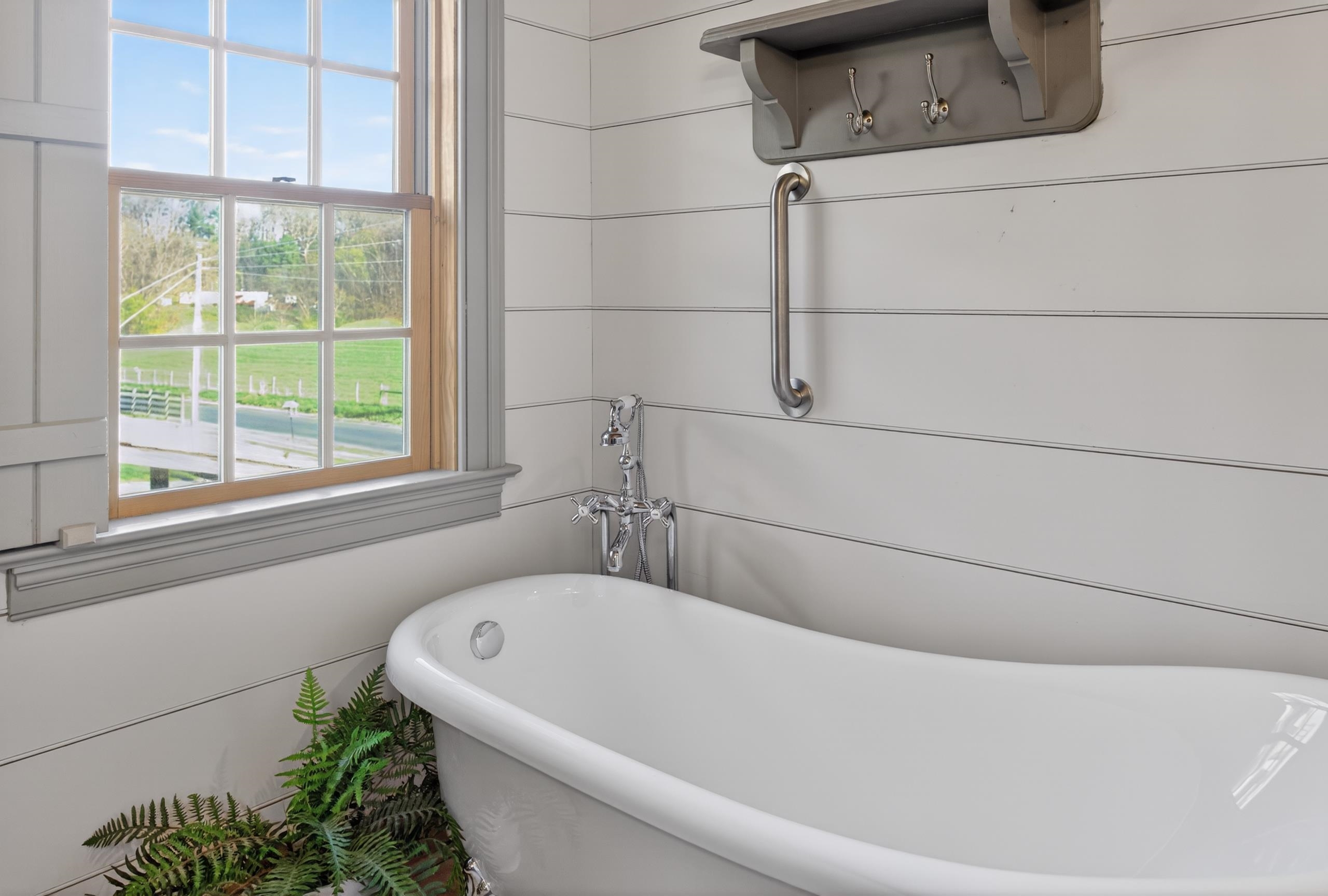 331 GLEBE SCHOOL RD, SWOOPE, Virginia 24479, 6 Bedrooms Bedrooms, ,6 BathroomsBathrooms,Residential,331 GLEBE SCHOOL RD,675740 MLS # 675740