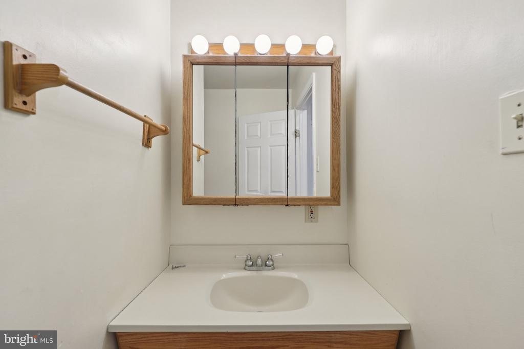 10712 WEAVERSVILLE RD, BEALETON, Virginia, 4 Bedrooms Bedrooms, ,2 BathroomsBathrooms,Residential,10712 WEAVERSVILLE RD,VAFQ2021494 MLS # VAFQ2021494