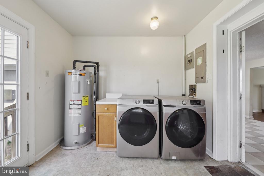 10712 WEAVERSVILLE RD, BEALETON, Virginia, 4 Bedrooms Bedrooms, ,2 BathroomsBathrooms,Residential,10712 WEAVERSVILLE RD,VAFQ2021494 MLS # VAFQ2021494