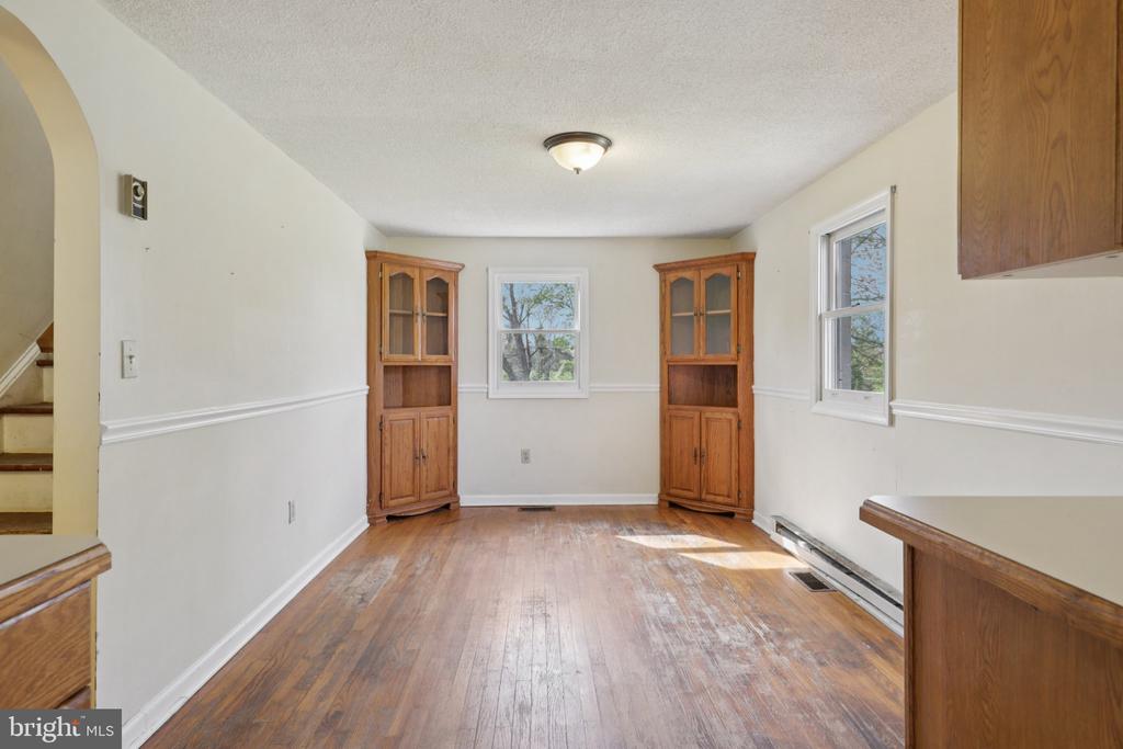 10712 WEAVERSVILLE RD, BEALETON, Virginia, 4 Bedrooms Bedrooms, ,2 BathroomsBathrooms,Residential,10712 WEAVERSVILLE RD,VAFQ2021494 MLS # VAFQ2021494