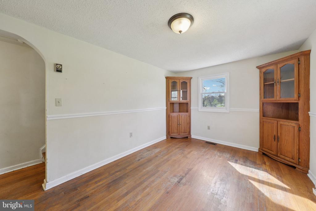 10712 WEAVERSVILLE RD, BEALETON, Virginia, 4 Bedrooms Bedrooms, ,2 BathroomsBathrooms,Residential,10712 WEAVERSVILLE RD,VAFQ2021494 MLS # VAFQ2021494