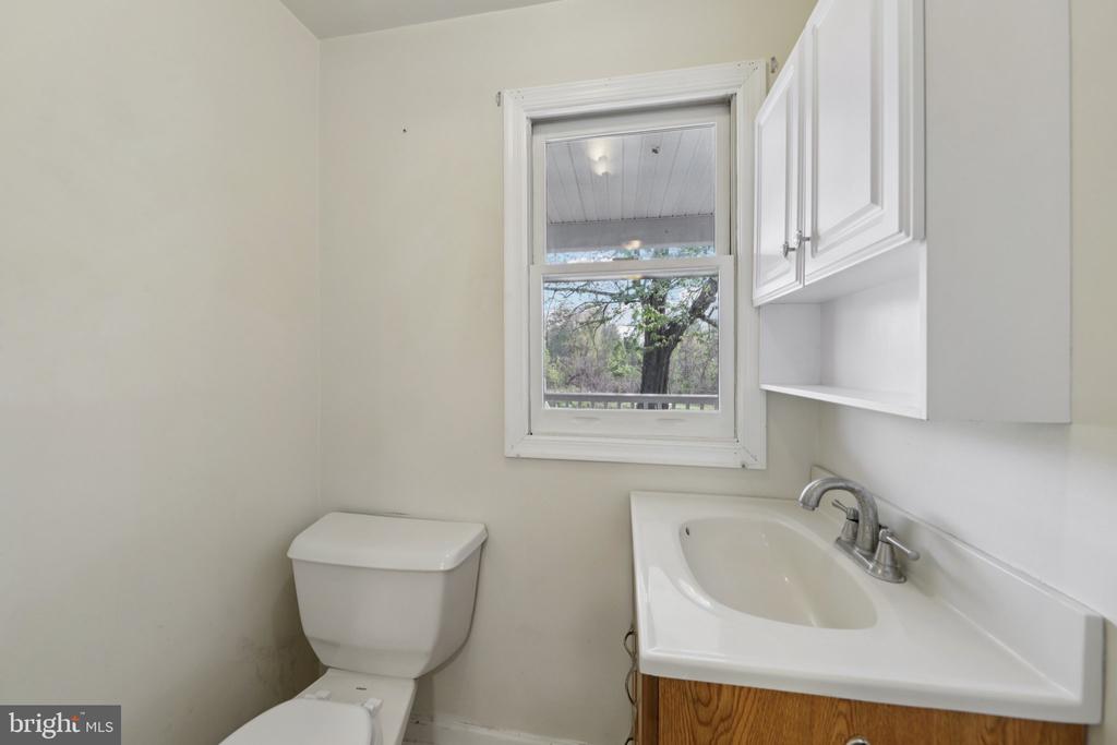 10712 WEAVERSVILLE RD, BEALETON, Virginia, 4 Bedrooms Bedrooms, ,2 BathroomsBathrooms,Residential,10712 WEAVERSVILLE RD,VAFQ2021494 MLS # VAFQ2021494