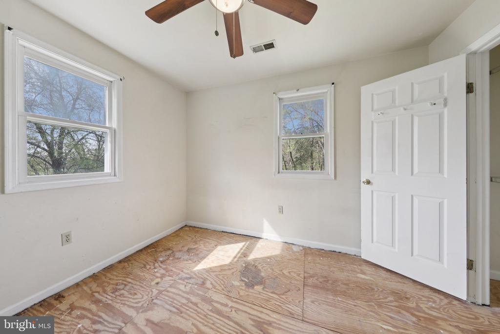 10712 WEAVERSVILLE RD, BEALETON, Virginia, 4 Bedrooms Bedrooms, ,2 BathroomsBathrooms,Residential,10712 WEAVERSVILLE RD,VAFQ2021494 MLS # VAFQ2021494