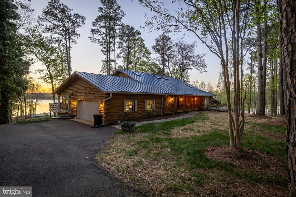 11713 WAYNE LN, BUMPASS, Virginia 23024, 5 Bedrooms Bedrooms, ,5 BathroomsBathrooms,Residential,11713 WAYNE LN,VASP2040838 MLS # VASP2040838