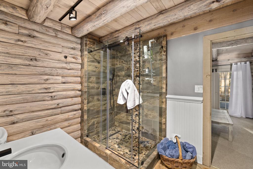 11713 WAYNE LN, BUMPASS, Virginia 23024, 5 Bedrooms Bedrooms, ,5 BathroomsBathrooms,Residential,11713 WAYNE LN,VASP2040838 MLS # VASP2040838