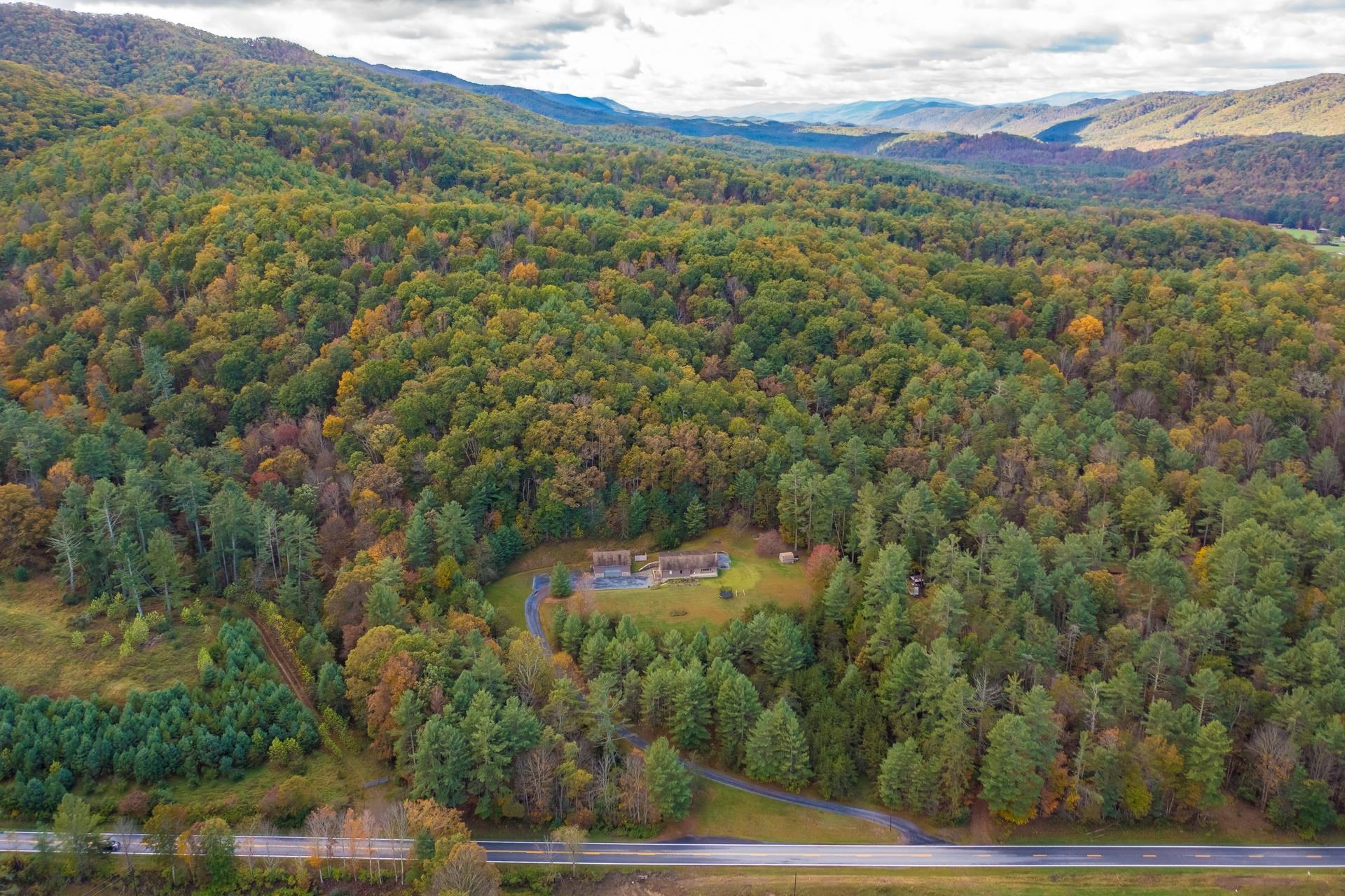 15468 HIGHLAND TPKE, HEAD WATERS, Virginia 24442, 3 Bedrooms Bedrooms, ,2 BathroomsBathrooms,Residential,15468 HIGHLAND TPKE,669998 MLS # 669998 15468 HIGHLAND TPKE, HEAD WATERS, Virginia 24442, 3 Bedrooms Bedrooms, ,2 BathroomsBathrooms,Residential,15468 HIGHLAND TPKE,669998 MLS # 669998