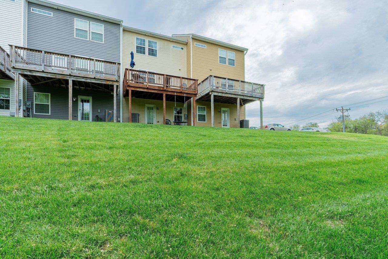 117 WILLOWSHIRE CT, WAYNESBORO, Virginia 22980, 4 Bedrooms Bedrooms, ,3 BathroomsBathrooms,Residential,117 WILLOWSHIRE CT,675484 MLS # 675484