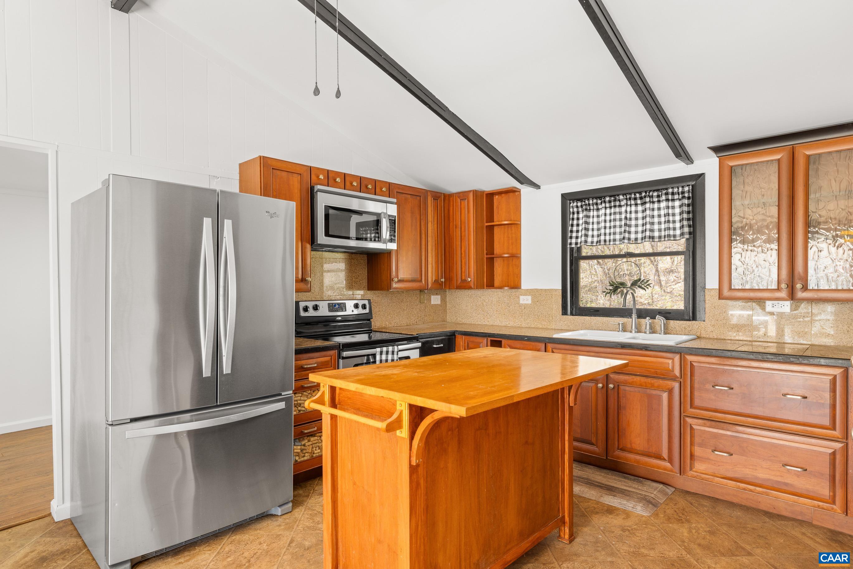 1112 RED BIRD DR, STANARDSVILLE, Virginia 22973, 2 Bedrooms Bedrooms, ,1 BathroomBathrooms,Residential,1112 RED BIRD DR,675515 MLS # 675515