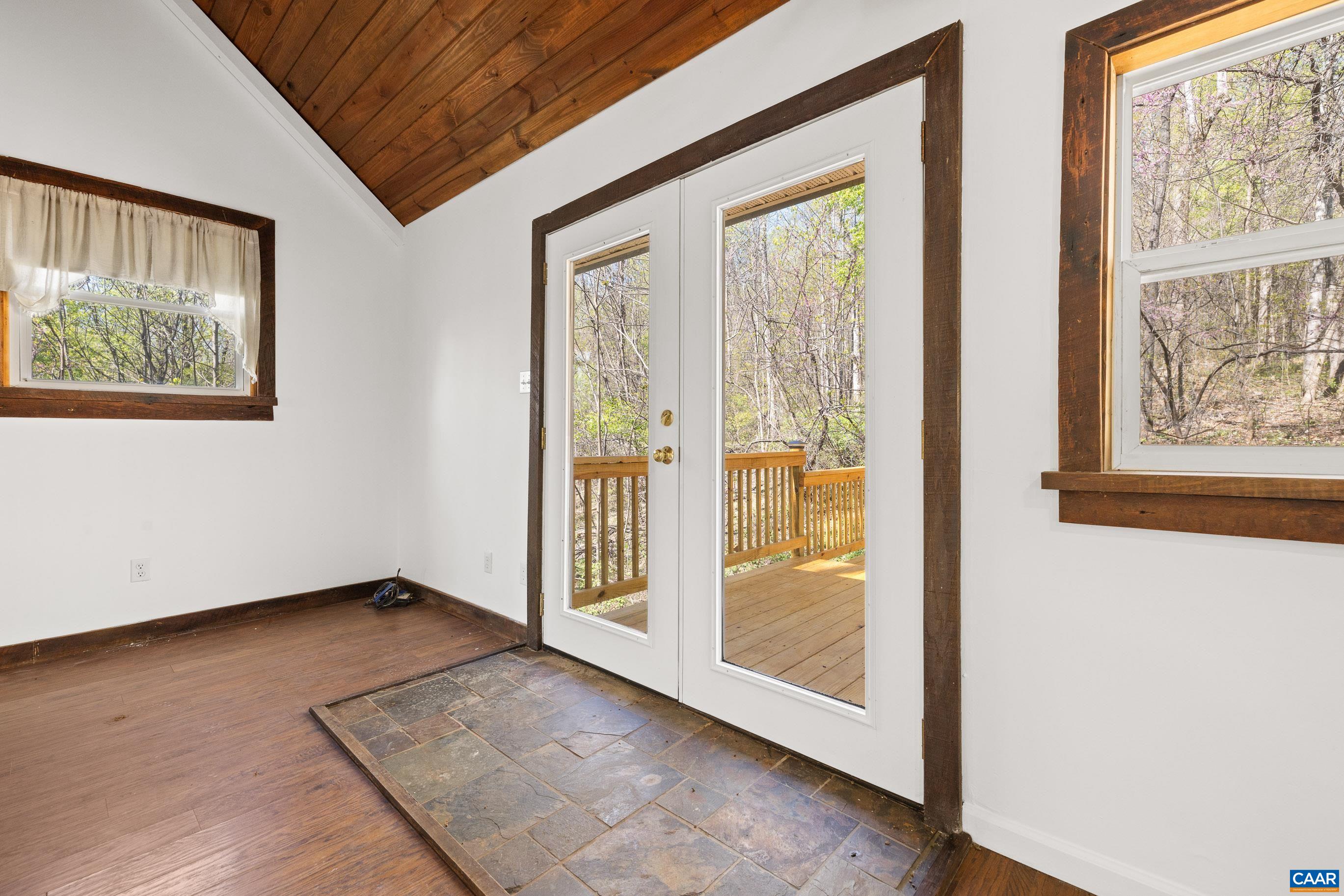 1112 RED BIRD DR, STANARDSVILLE, Virginia 22973, 2 Bedrooms Bedrooms, ,1 BathroomBathrooms,Residential,1112 RED BIRD DR,675515 MLS # 675515