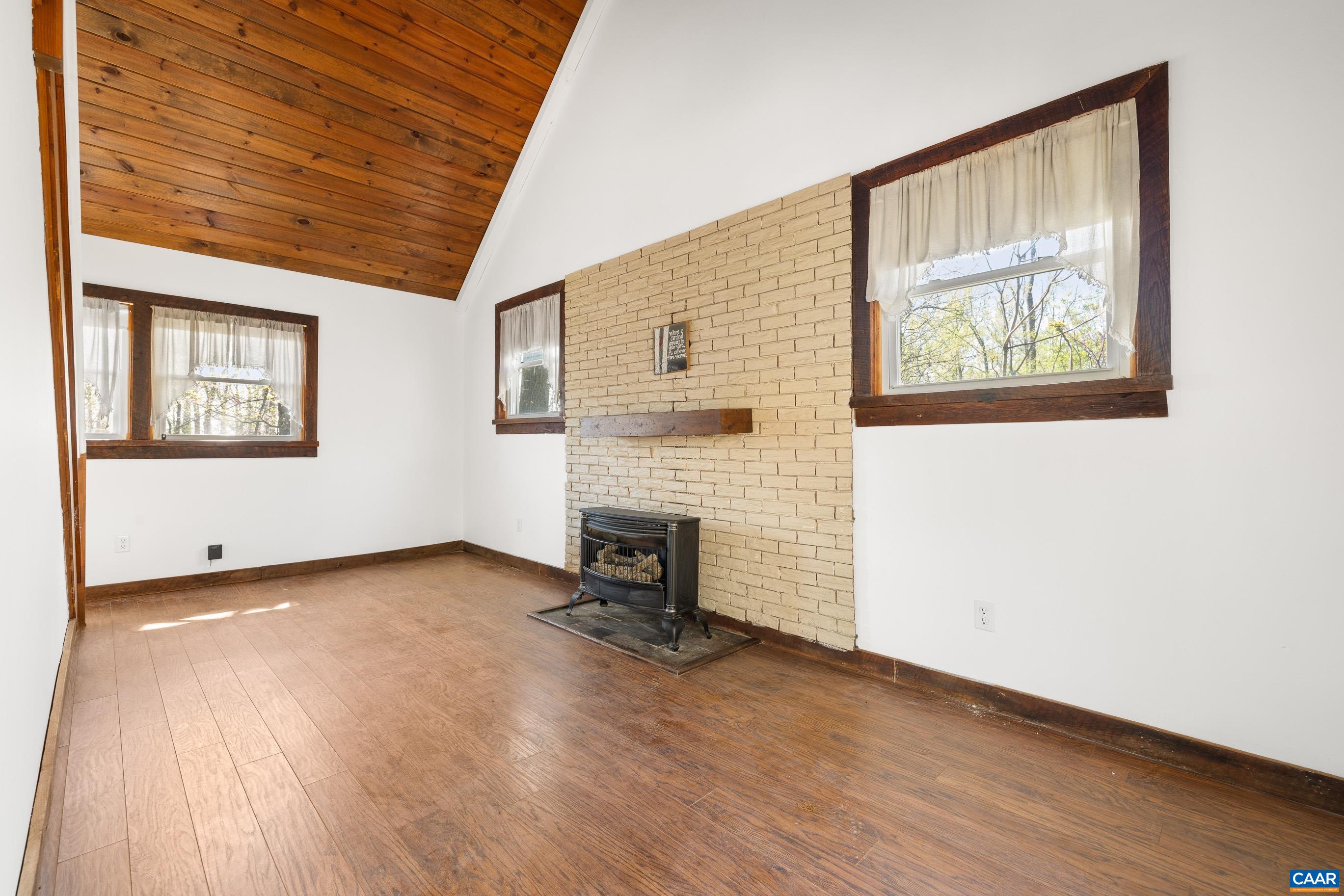 1112 RED BIRD DR, STANARDSVILLE, Virginia 22973, 2 Bedrooms Bedrooms, ,1 BathroomBathrooms,Residential,1112 RED BIRD DR,675515 MLS # 675515