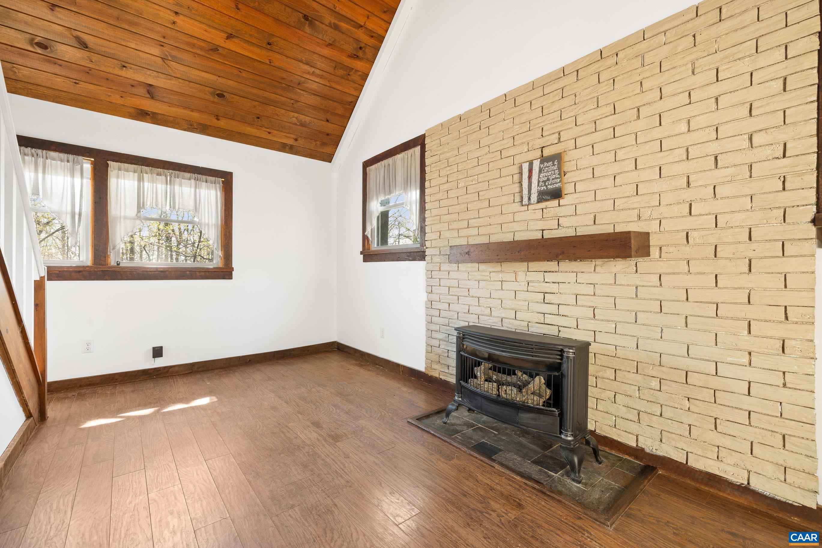 1112 RED BIRD DR, STANARDSVILLE, Virginia 22973, 2 Bedrooms Bedrooms, ,1 BathroomBathrooms,Residential,1112 RED BIRD DR,675515 MLS # 675515