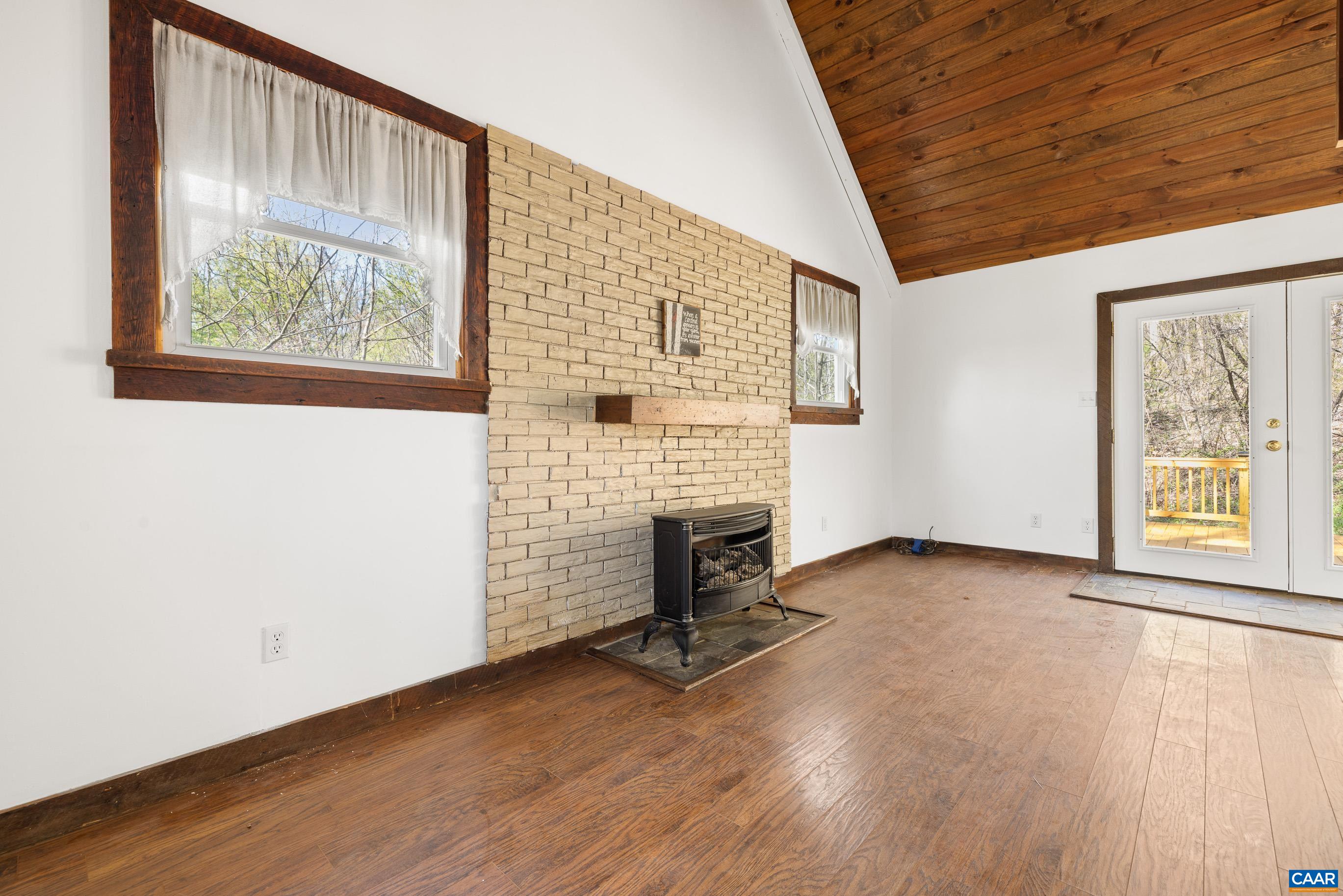 1112 RED BIRD DR, STANARDSVILLE, Virginia 22973, 2 Bedrooms Bedrooms, ,1 BathroomBathrooms,Residential,1112 RED BIRD DR,675515 MLS # 675515