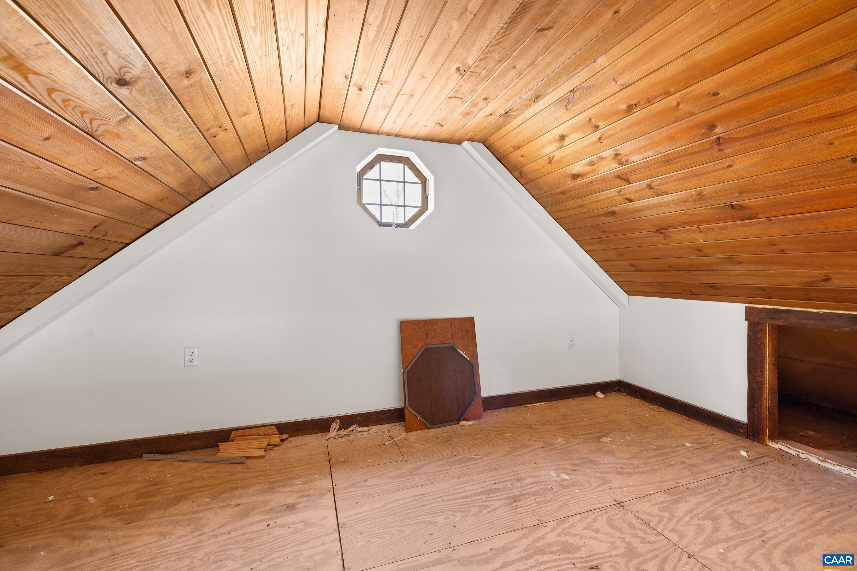 1112 RED BIRD DR, STANARDSVILLE, Virginia 22973, 2 Bedrooms Bedrooms, ,1 BathroomBathrooms,Residential,1112 RED BIRD DR,675515 MLS # 675515