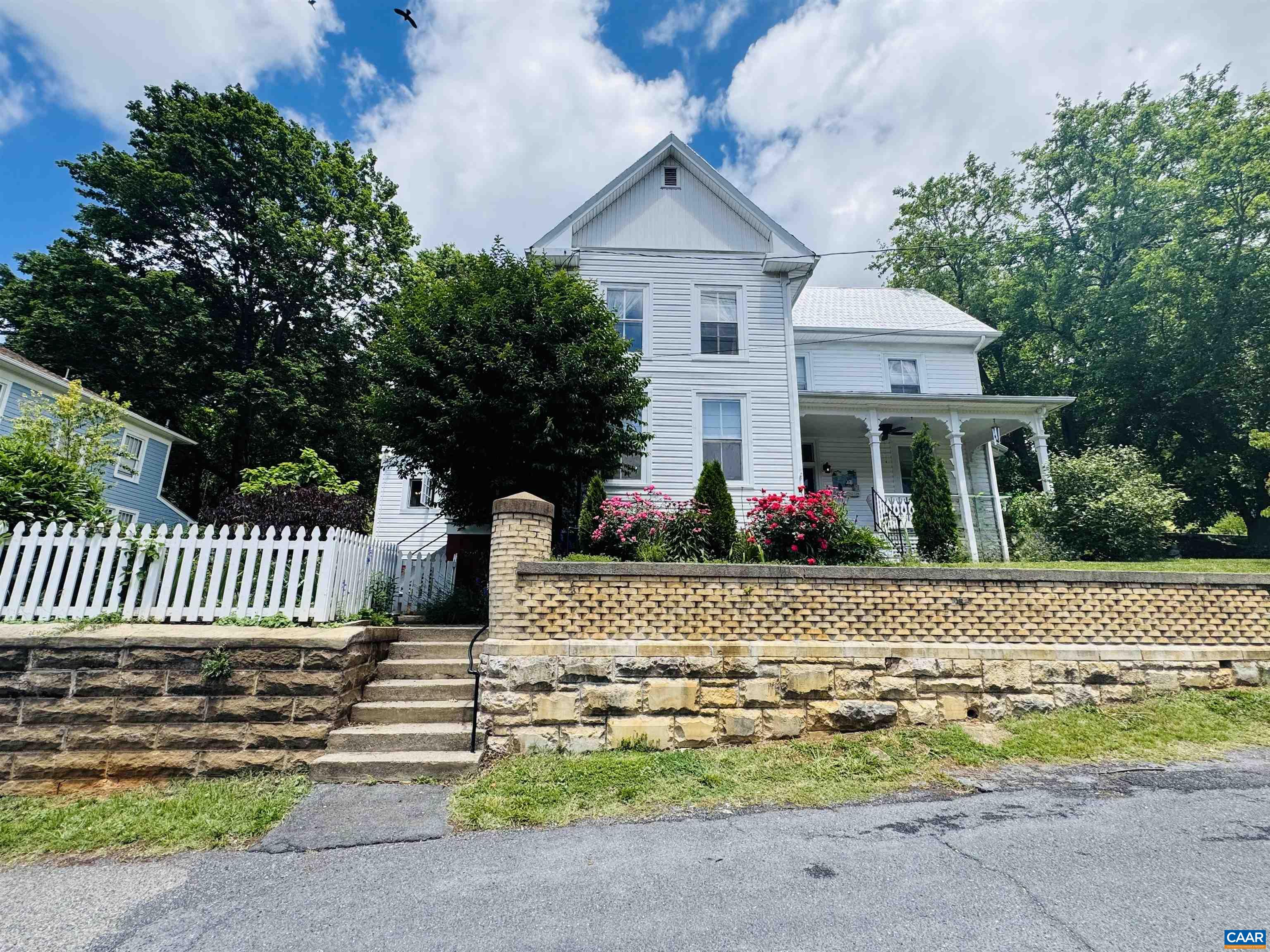 241 CHURCHVILLE AVE, STAUNTON, Virginia 24401, 4 Bedrooms Bedrooms, ,2 BathroomsBathrooms,Residential,241 CHURCHVILLE AVE,675764 MLS # 675764 241 CHURCHVILLE AVE, STAUNTON, Virginia 24401, 4 Bedrooms Bedrooms, ,2 BathroomsBathrooms,Residential,241 CHURCHVILLE AVE,675764 MLS # 675764