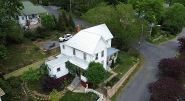 241 CHURCHVILLE AVE, STAUNTON, Virginia 24401, 4 Bedrooms Bedrooms, ,2 BathroomsBathrooms,Residential,241 CHURCHVILLE AVE,675764 MLS # 675764