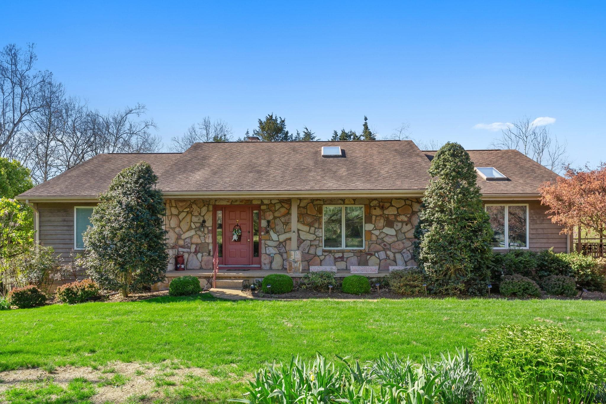 13004 INDIAN TRAIL RD, BROADWAY, Virginia 22815, 3 Bedrooms Bedrooms, ,2 BathroomsBathrooms,Residential,13004 INDIAN TRAIL RD,675774 MLS # 675774 13004 INDIAN TRAIL RD, BROADWAY, Virginia 22815, 3 Bedrooms Bedrooms, ,2 BathroomsBathrooms,Residential,13004 INDIAN TRAIL RD,675774 MLS # 675774