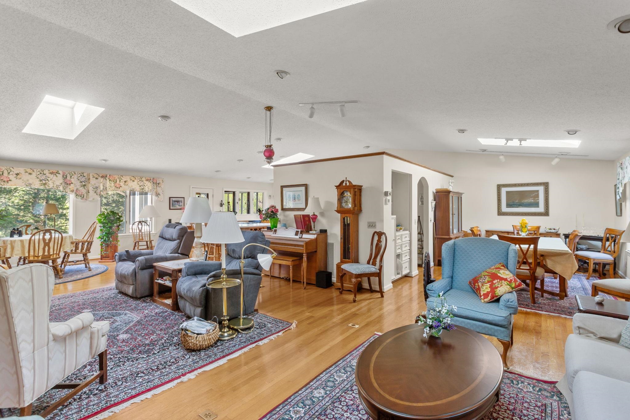 13004 INDIAN TRAIL RD, BROADWAY, Virginia 22815, 3 Bedrooms Bedrooms, ,2 BathroomsBathrooms,Residential,13004 INDIAN TRAIL RD,675774 MLS # 675774