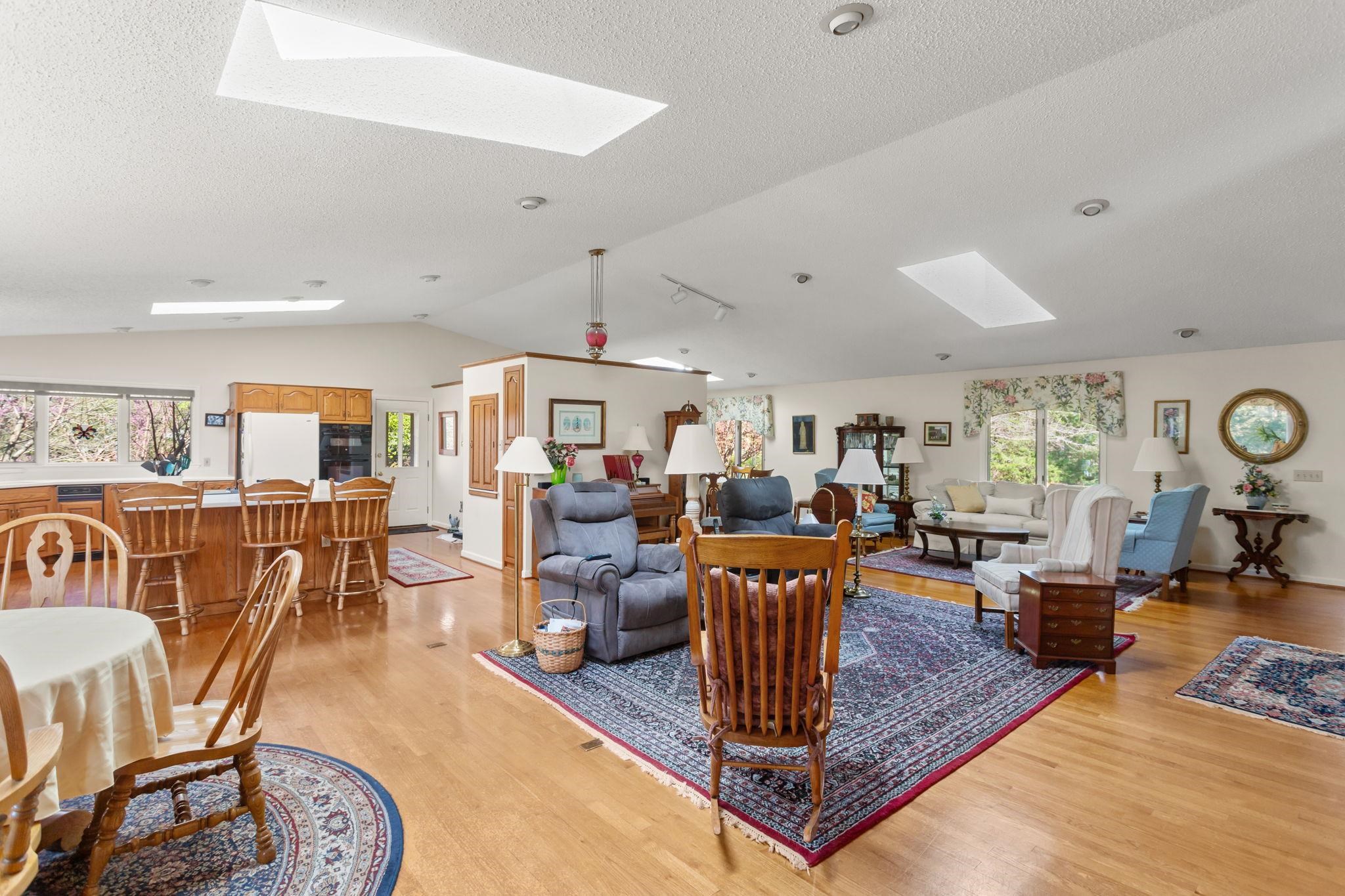 13004 INDIAN TRAIL RD, BROADWAY, Virginia 22815, 3 Bedrooms Bedrooms, ,2 BathroomsBathrooms,Residential,13004 INDIAN TRAIL RD,675774 MLS # 675774