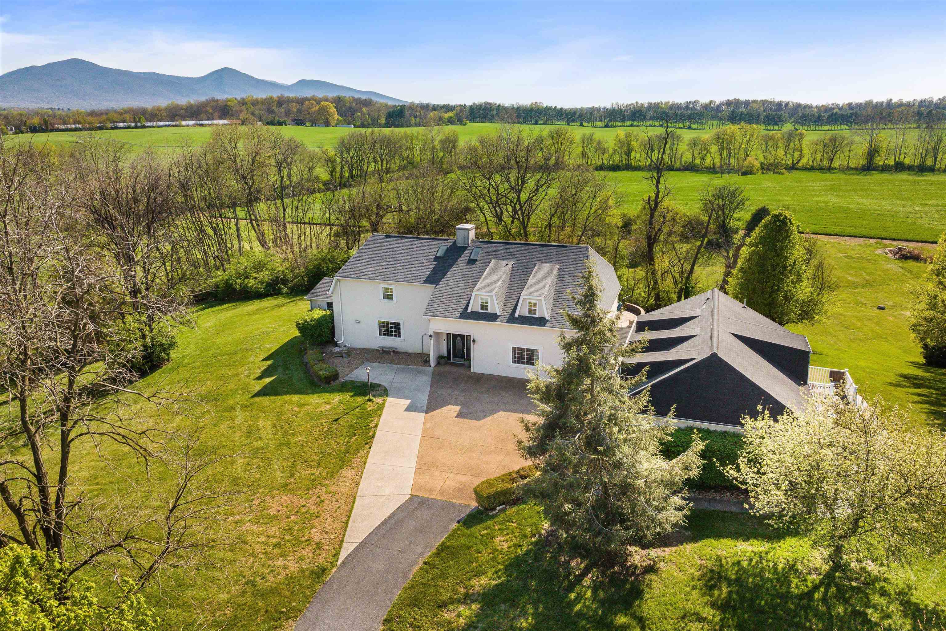 1335 COURTNEY LN, ELKTON, Virginia 22827, 6 Bedrooms Bedrooms, ,4 BathroomsBathrooms,Residential,1335 COURTNEY LN,675776 MLS # 675776 1335 COURTNEY LN, ELKTON, Virginia 22827, 6 Bedrooms Bedrooms, ,4 BathroomsBathrooms,Residential,1335 COURTNEY LN,675776 MLS # 675776