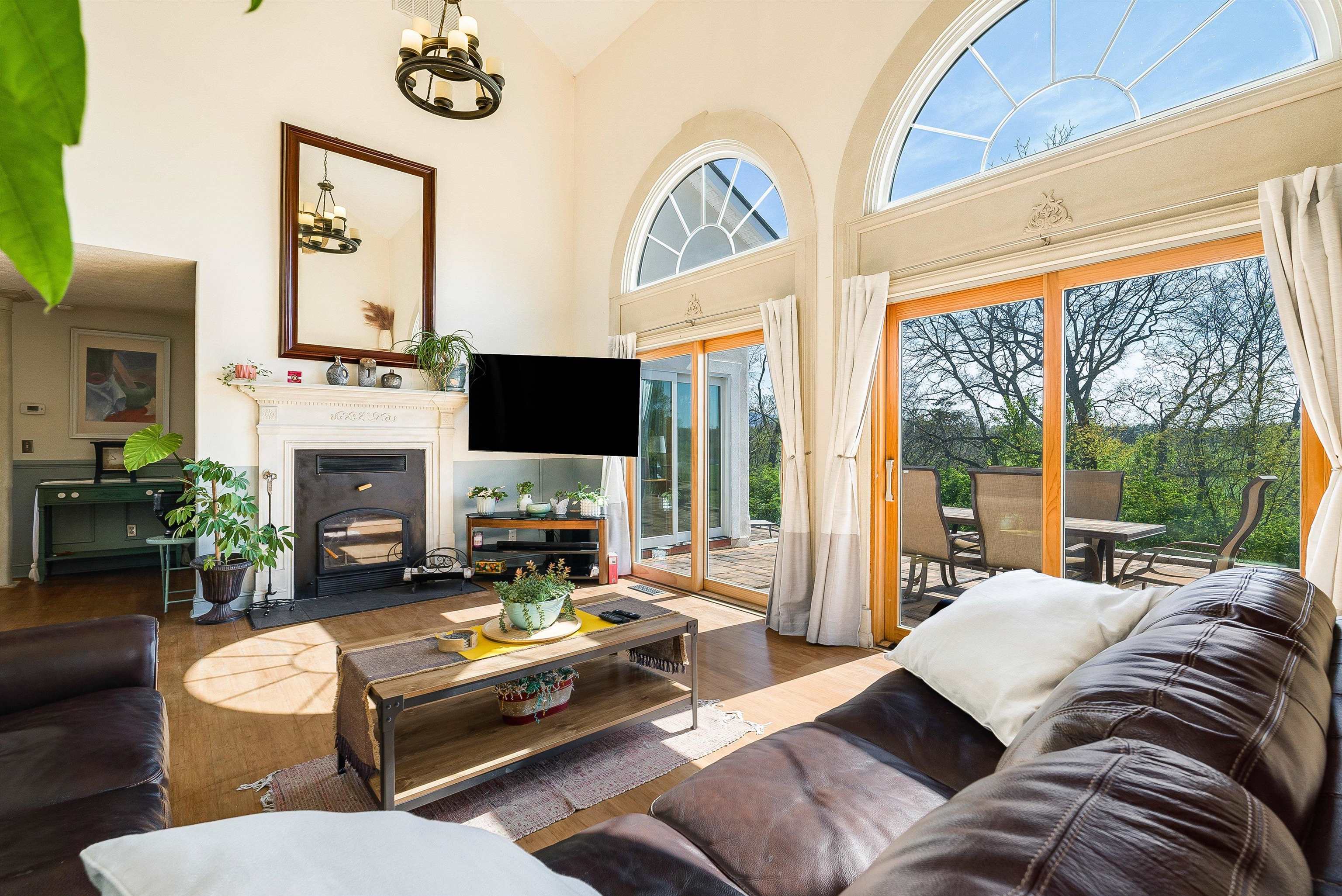 1335 COURTNEY LN, ELKTON, Virginia 22827, 6 Bedrooms Bedrooms, ,4 BathroomsBathrooms,Residential,1335 COURTNEY LN,675776 MLS # 675776